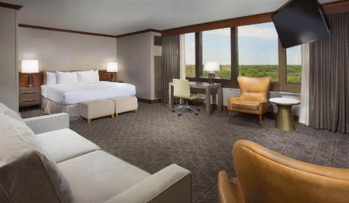 DoubleTree By Hilton Chicago - Oak Brook image 40